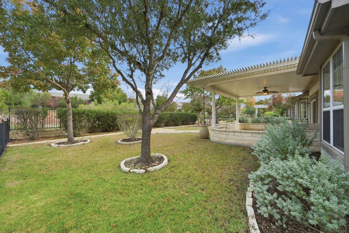 512 Armstrong Drive Georgetown, TX 78633 - Photo 40 of 40 a view of a fountain in front of house