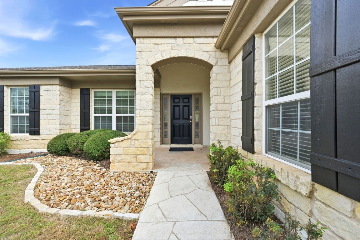 512 Armstrong Drive Georgetown, TX 78633 - Photo 4 of 40 a house view with a outdoor space