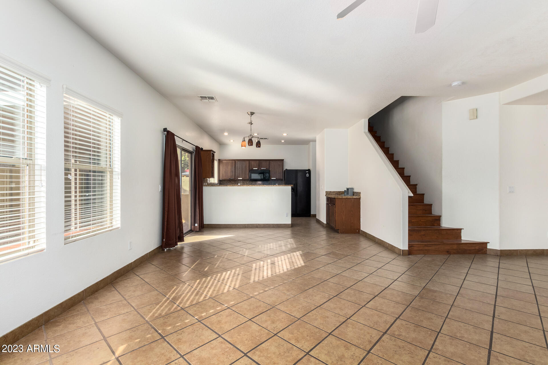 9409 West Jamestown Road Phoenix, AZ 85037 - Photo 11 of 27 0012-12 Jamestown