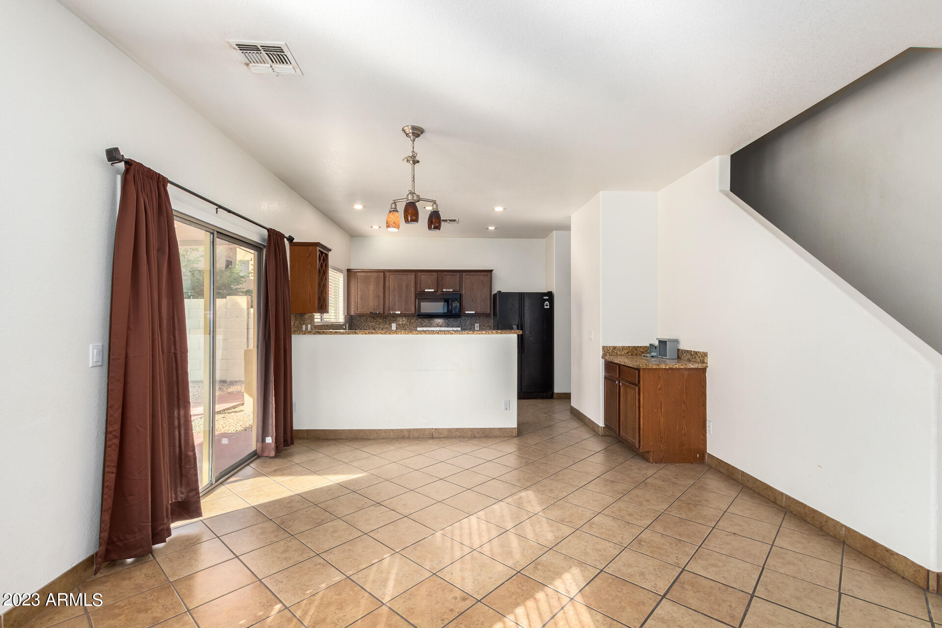 9409 West Jamestown Road Phoenix, AZ 85037 - Photo 13 of 27 0014-14 Jamestown