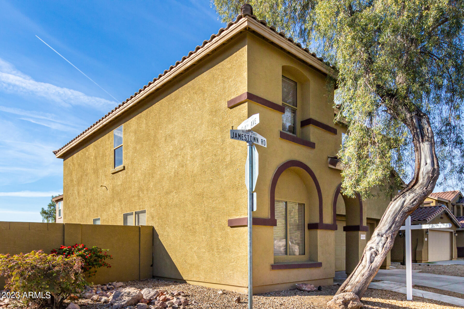 9409 West Jamestown Road Phoenix, AZ 85037 - Photo 2 of 27 0004-4 Jamestown