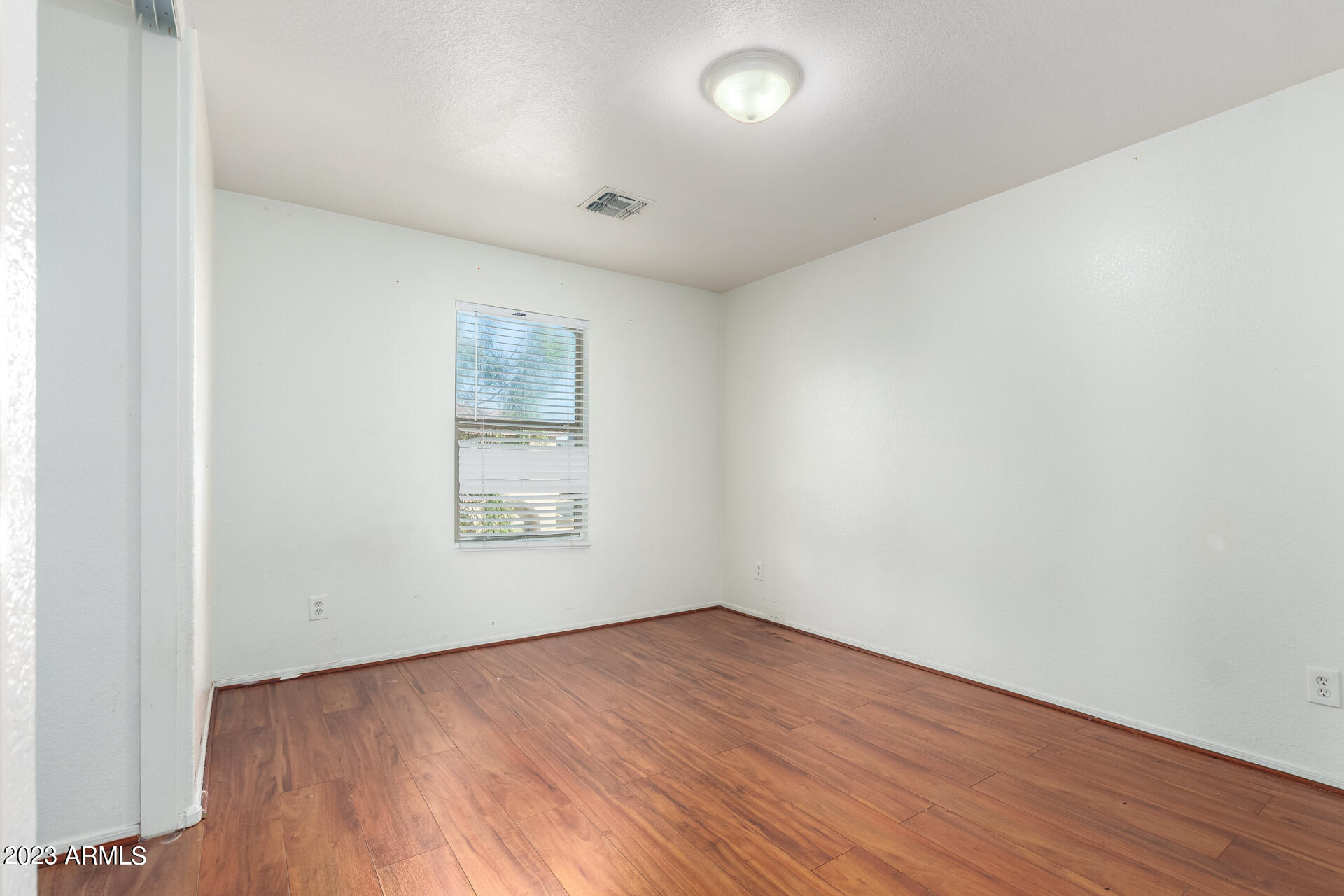 9409 West Jamestown Road Phoenix, AZ 85037 - Photo 22 of 27 0026-26 Jamestown