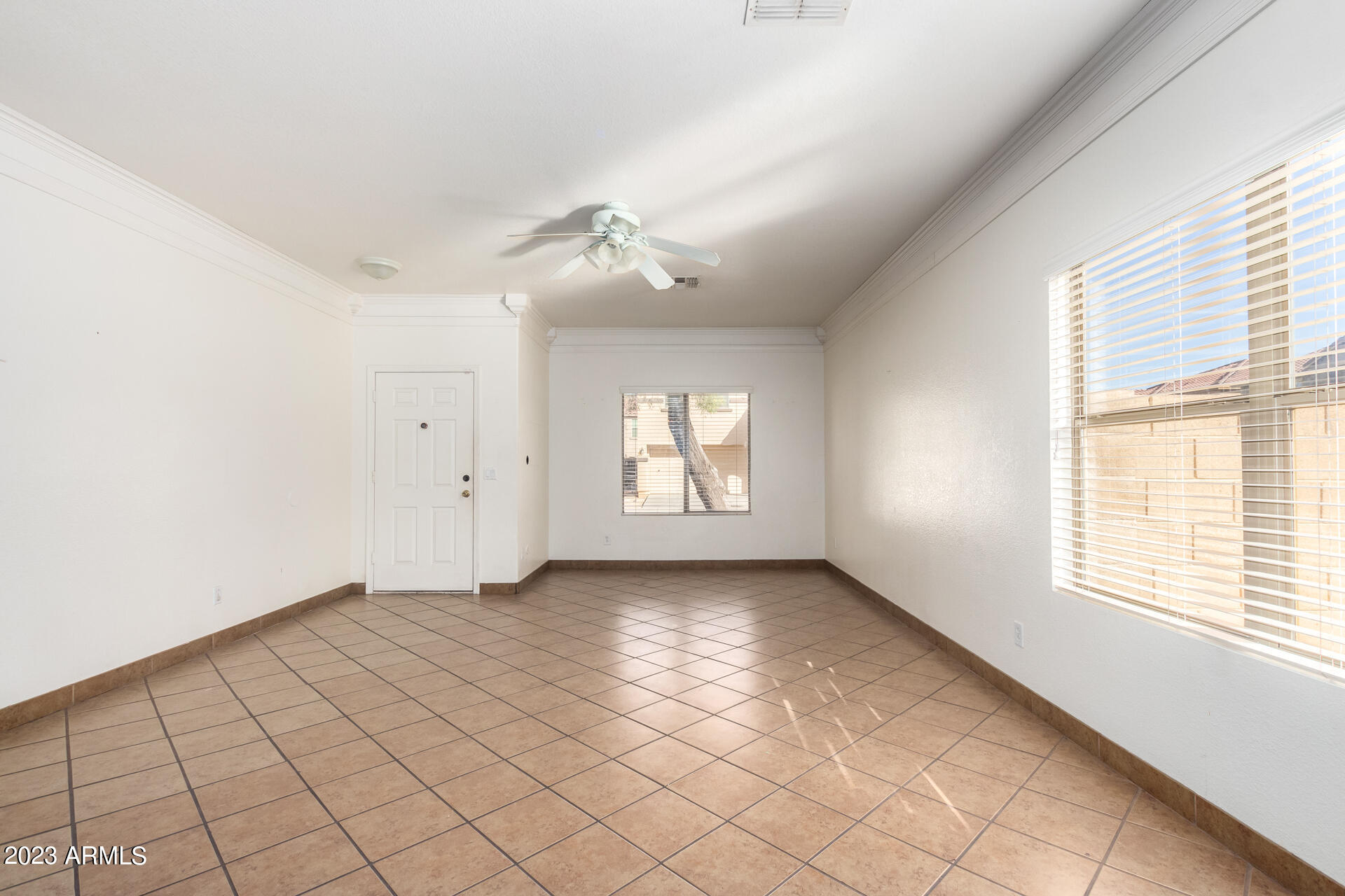 9409 West Jamestown Road Phoenix, AZ 85037 - Photo 8 of 27 0009-9 Jamestown