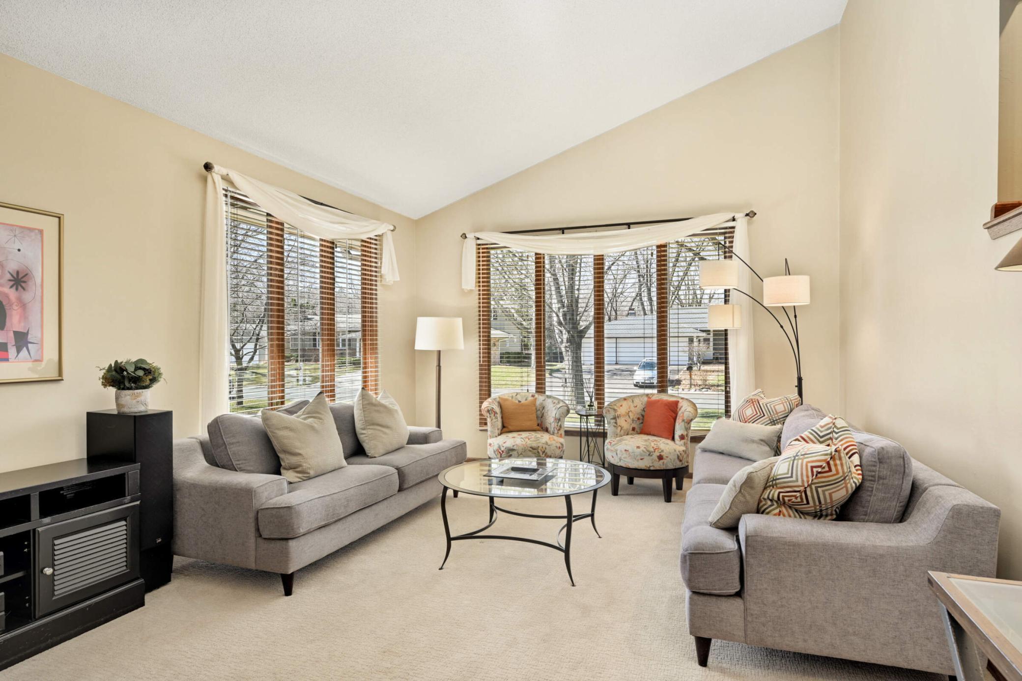 6015 View Lane Edina, MN 55436 - Photo 7 of 58