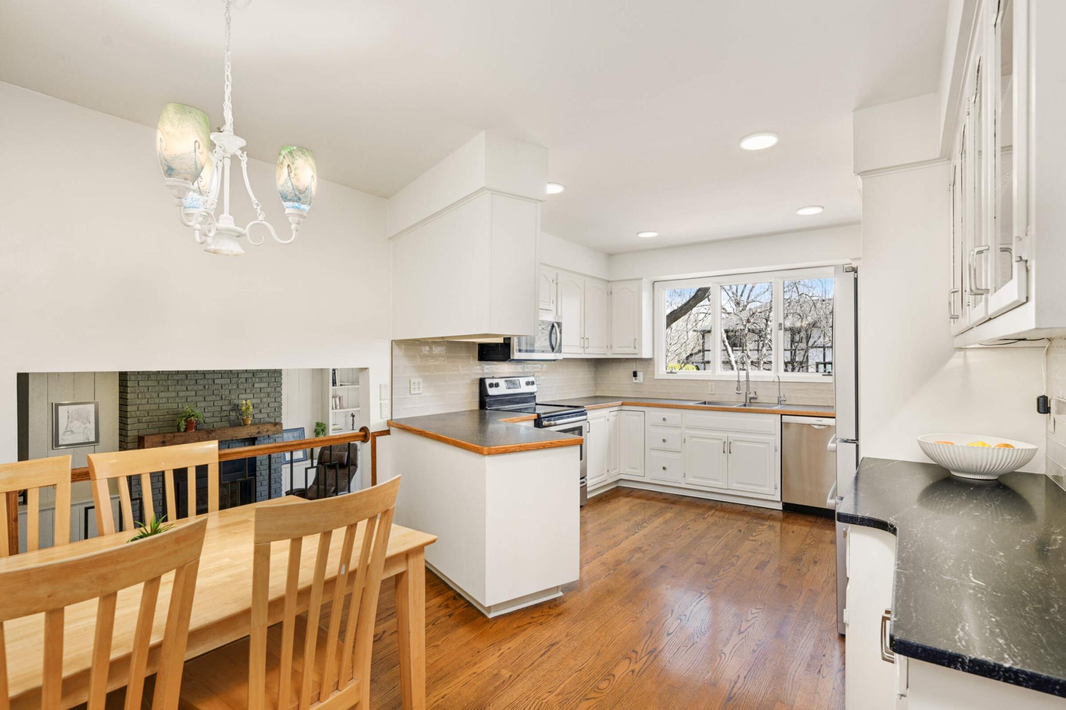 6015 View Lane Edina, MN 55436 - Photo 10 of 58