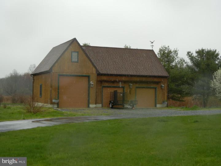310 Walnut Street Road Salem, NJ 08079 - Photo 16 of 22 Garage