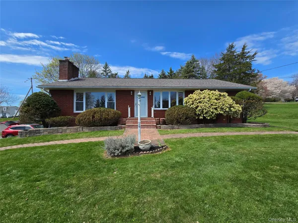 $375,000 | 74 Hudson Terrace, Marlboro, NY 12542