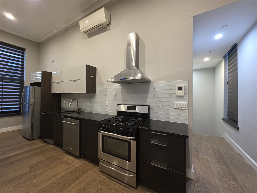 407 Dudley Street, Unit 4 Boston, MA 02119 - Photo 3 of 5