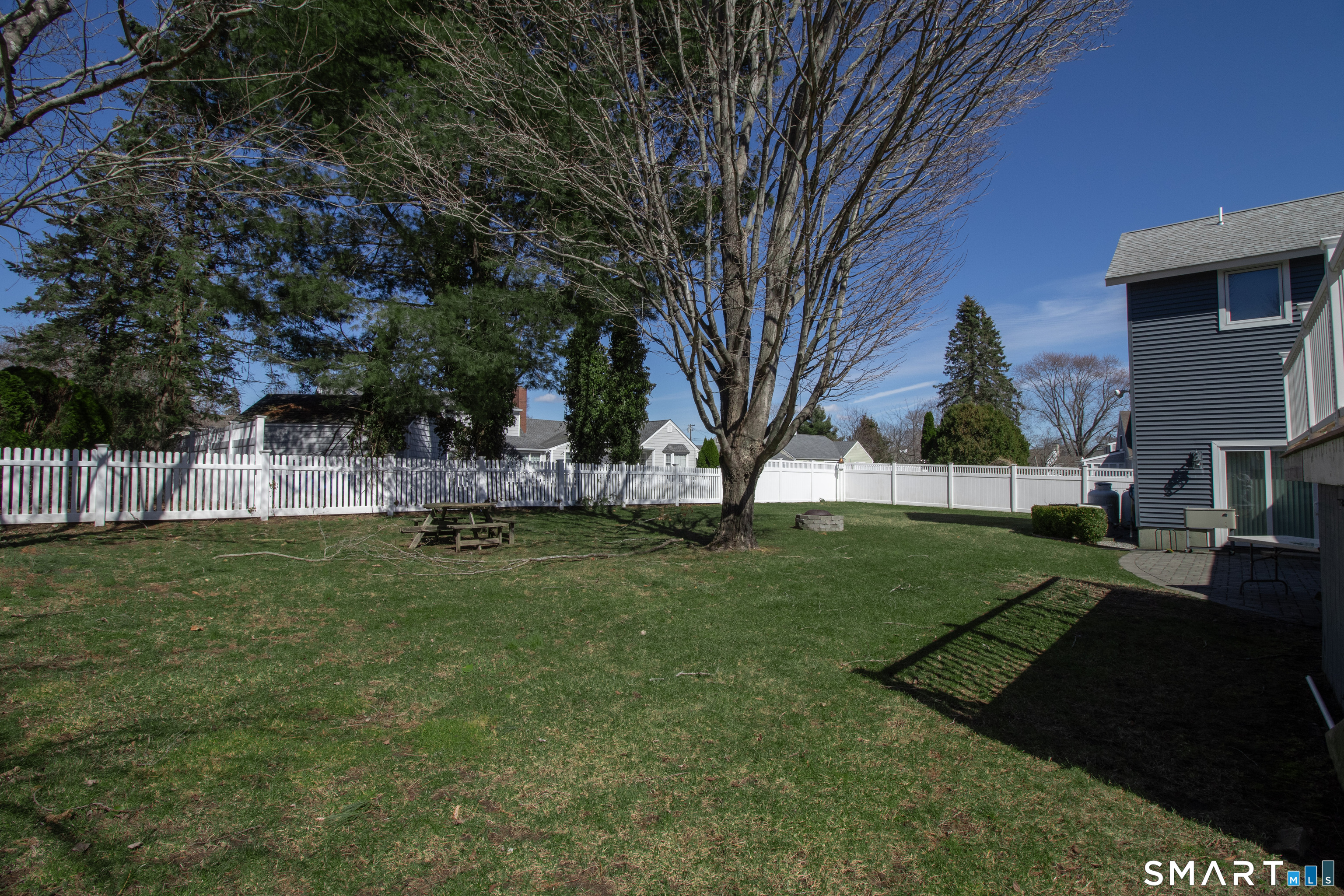 24 Indian Drive Clinton, CT 06413 - Photo 2 of 46 Fenced back yard.
