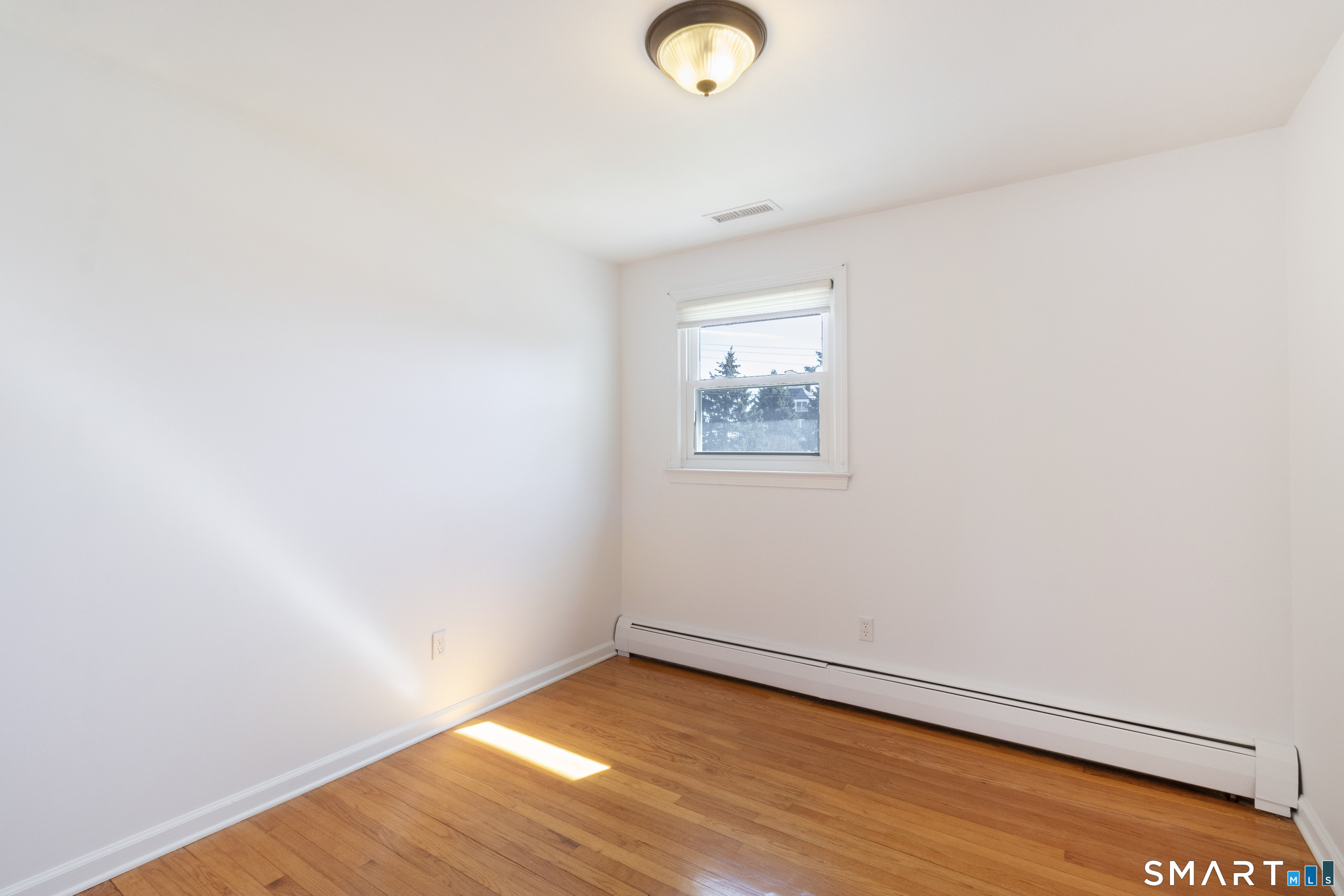 24 Indian Drive Clinton, CT 06413 - Photo 25 of 46 Bedroom option but staged as an office in the next photo.