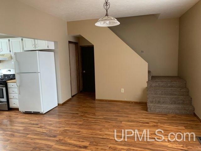 1317 Sheridan Road Escanaba, MI 49829 - Photo 4 of 13