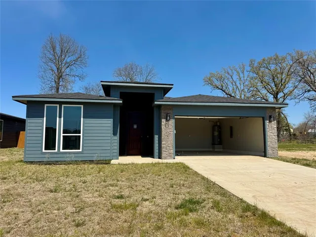 $2,250 | 15614 Garden Lane, Lindale, TX 75771