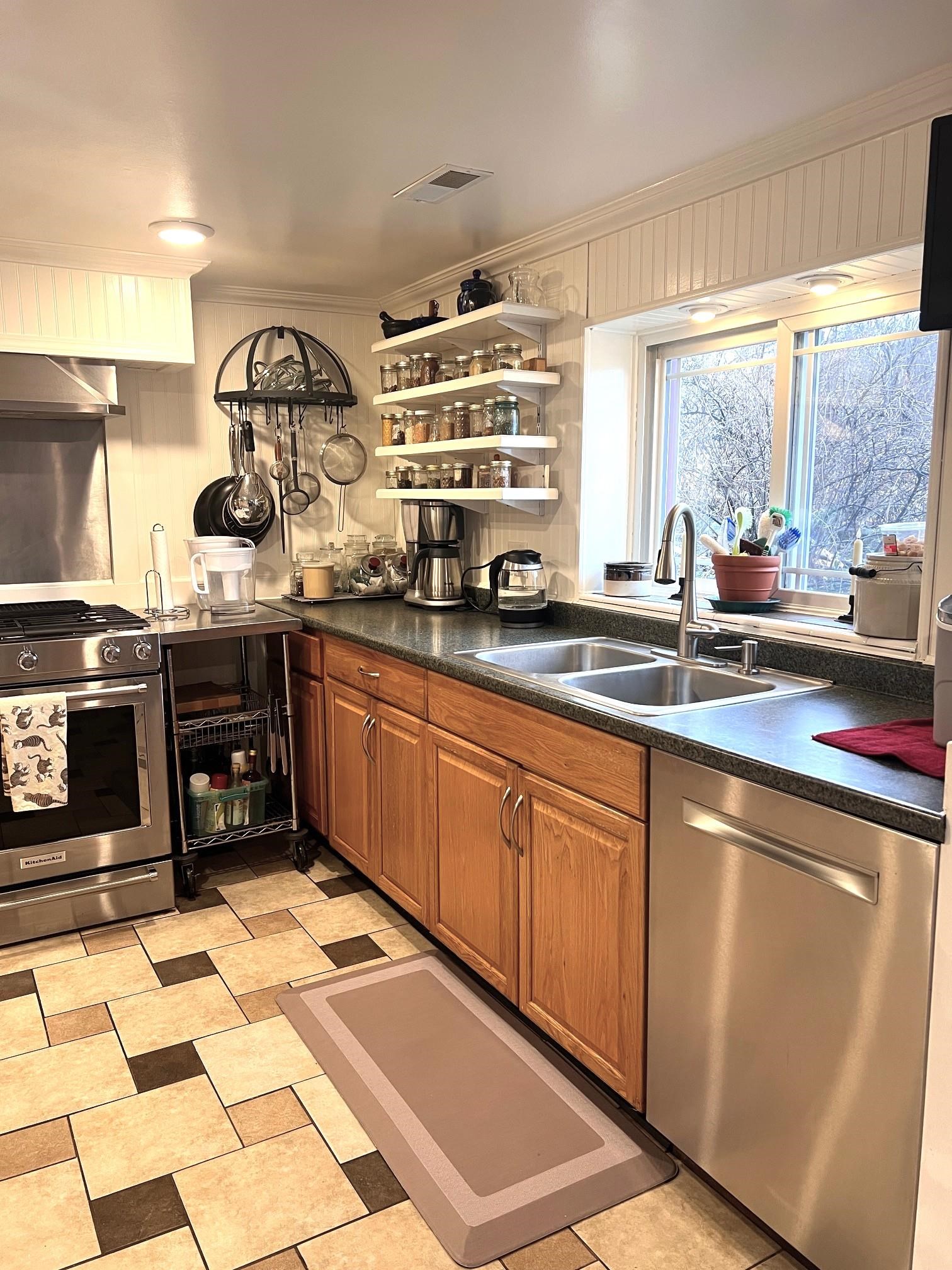 3728 East Clark Road Bath, MI 48808 - Photo 4 of 28