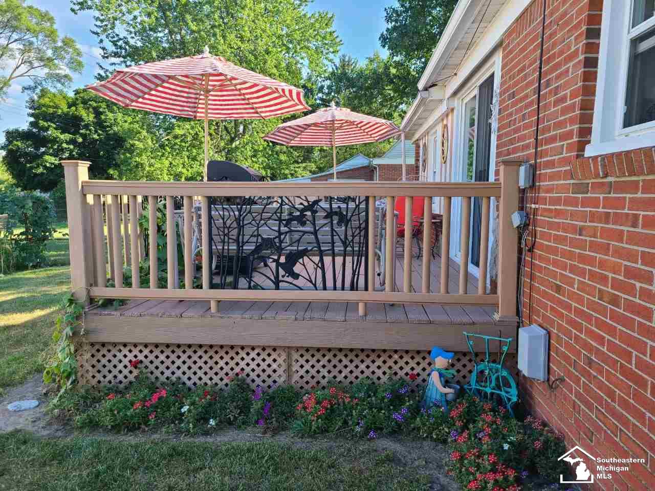 7510 Monroe Road Lambertville, MI 48144 - Photo 18 of 32 Deck