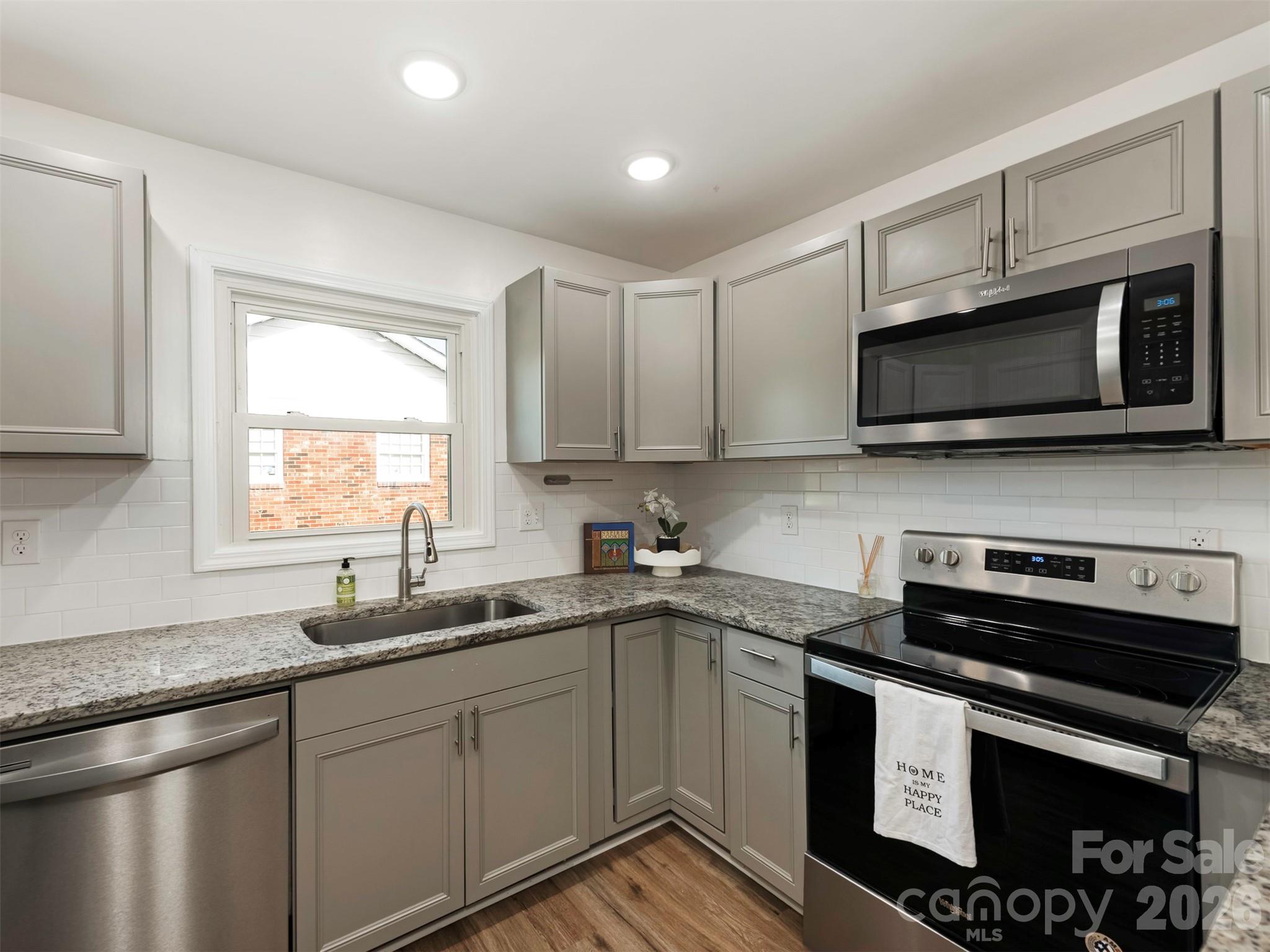 4014 Fieldcrest Road Charlotte, NC 28217 - Photo 12 of 36