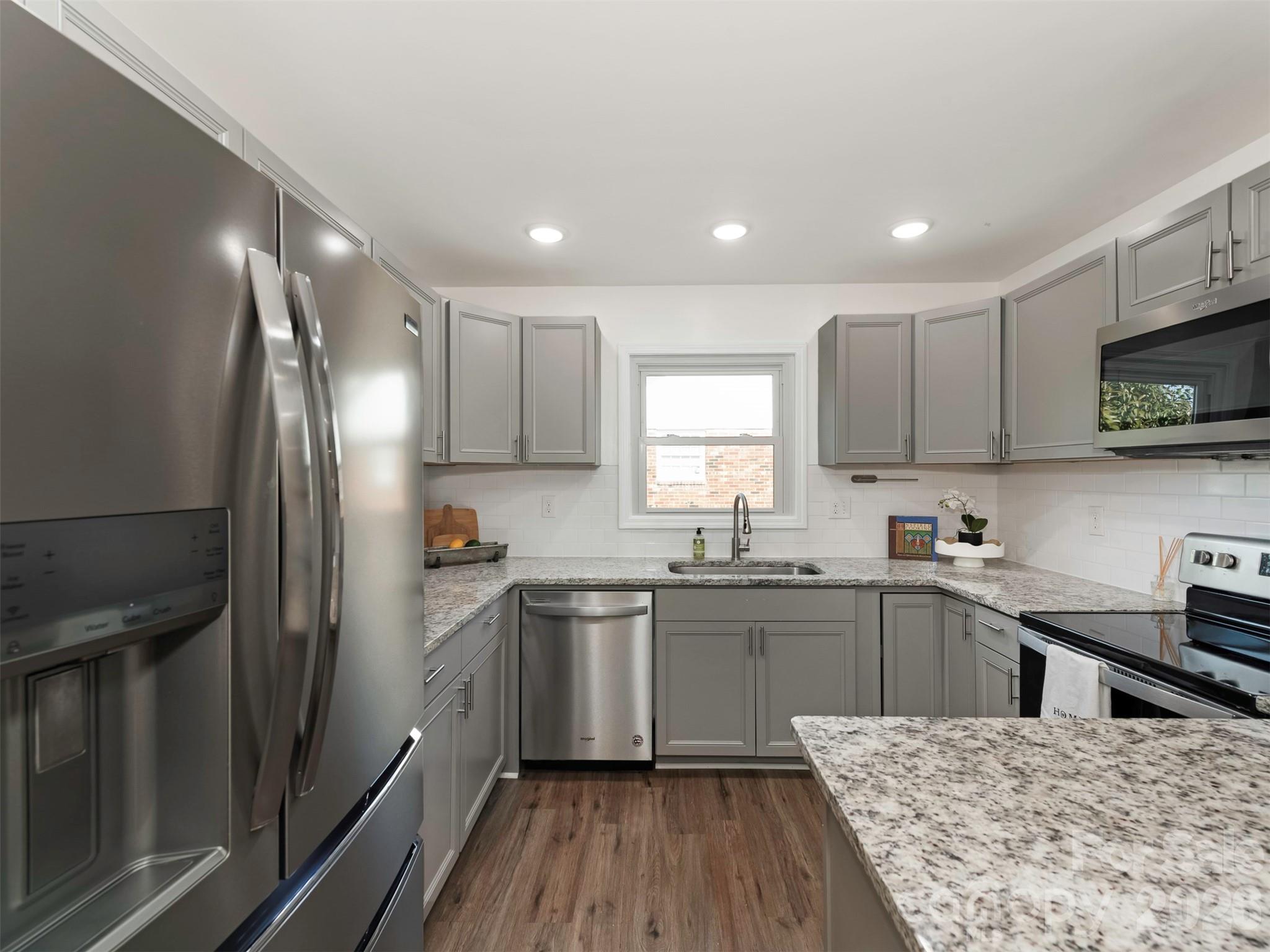 4014 Fieldcrest Road Charlotte, NC 28217 - Photo 15 of 36