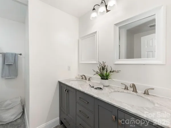 $499,000 | 4014 Fieldcrest Road, Charlotte, NC 28217
