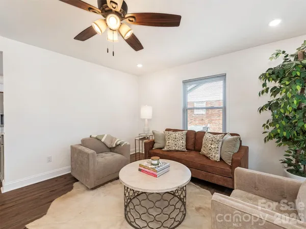$499,000 | 4014 Fieldcrest Road, Charlotte, NC 28217