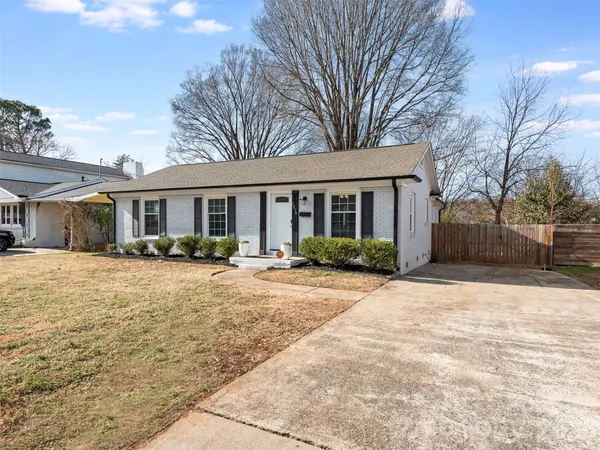 $499,000 | 4014 Fieldcrest Road, Charlotte, NC 28217