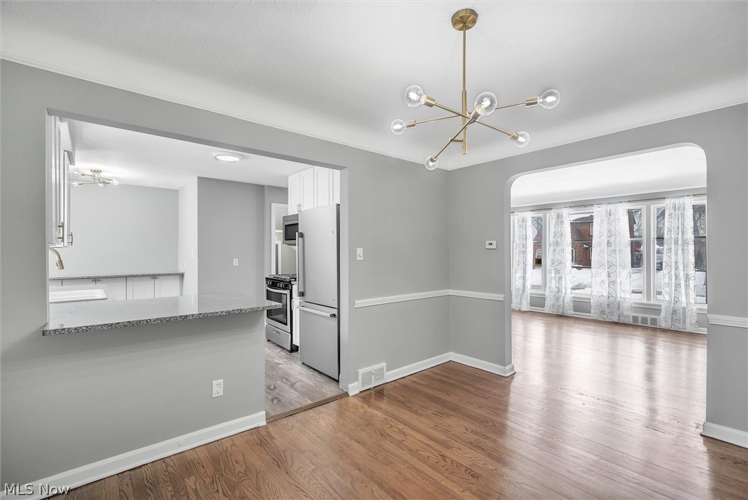 4034 Stilmore Road Cleveland, OH 44121 - Photo 6 of 29