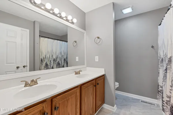 $395,000 | 1580 Pin Oak Drive, Morristown, TN 37814