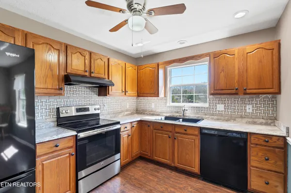 $395,000 | 1580 Pin Oak Drive, Morristown, TN 37814