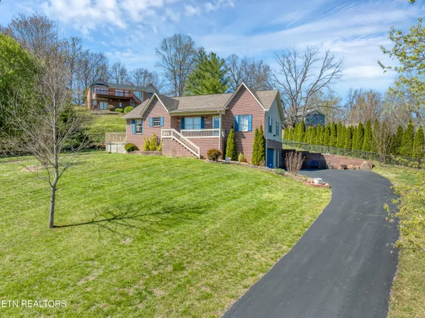 $395,000 | 1580 Pin Oak Drive, Morristown, TN 37814