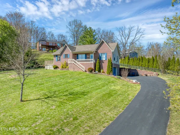 $395,000 | 1580 Pin Oak Drive, Morristown, TN 37814