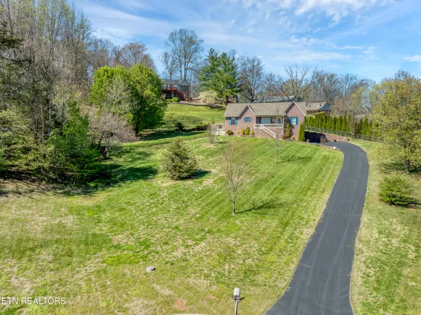 $395,000 | 1580 Pin Oak Drive, Morristown, TN 37814