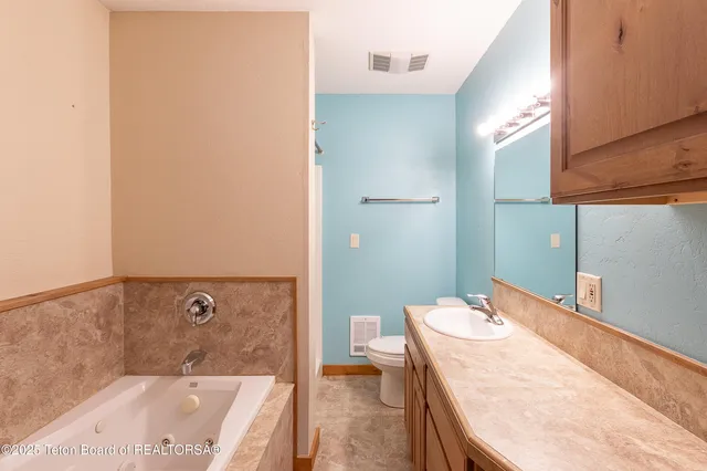 $695,000 | 505 Forest Cir Drive, Alpine, WY 83128