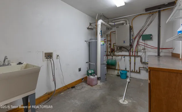 $695,000 | 505 Forest Cir Drive, Alpine, WY 83128