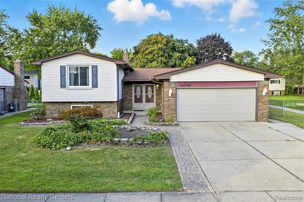 42700 Versailles Road Canton, MI 48187 - Photo 2 of 21