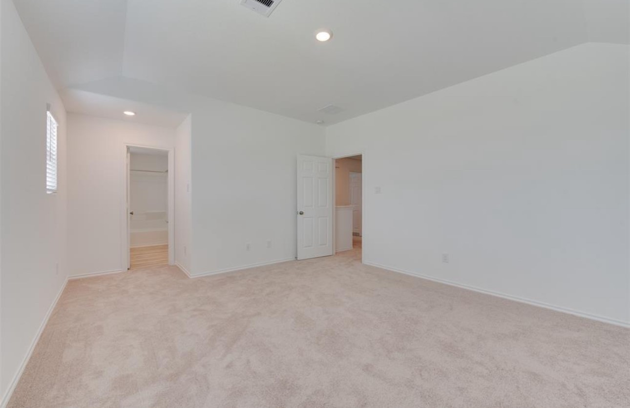 11020 South Lake Mist Lane Willis, TX 77318 - Photo 5 of 27 a view of an empty room