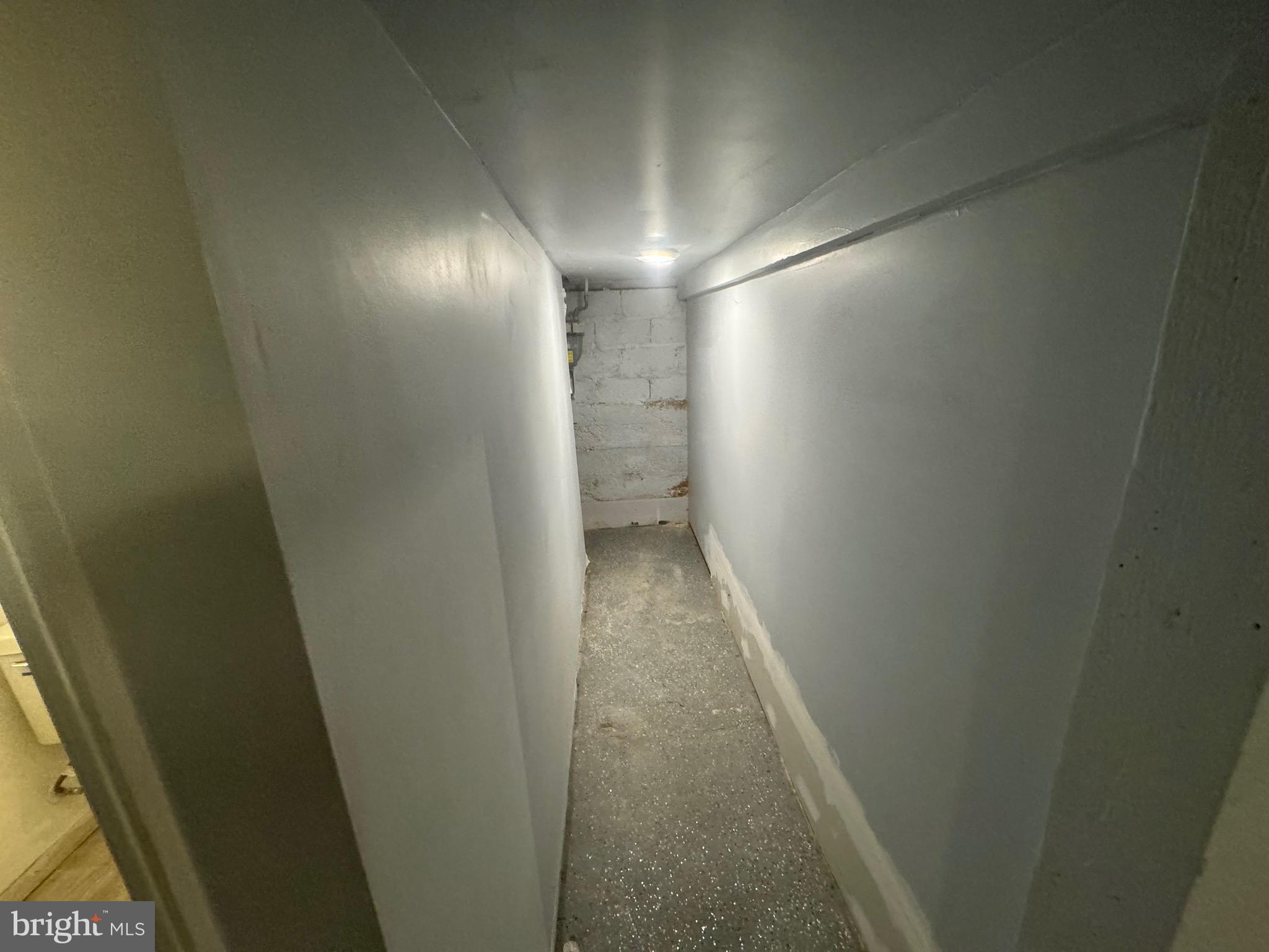 6203 McClean Boulevard Baltimore, MD 21214 - Photo 18 of 26 a view of hallway