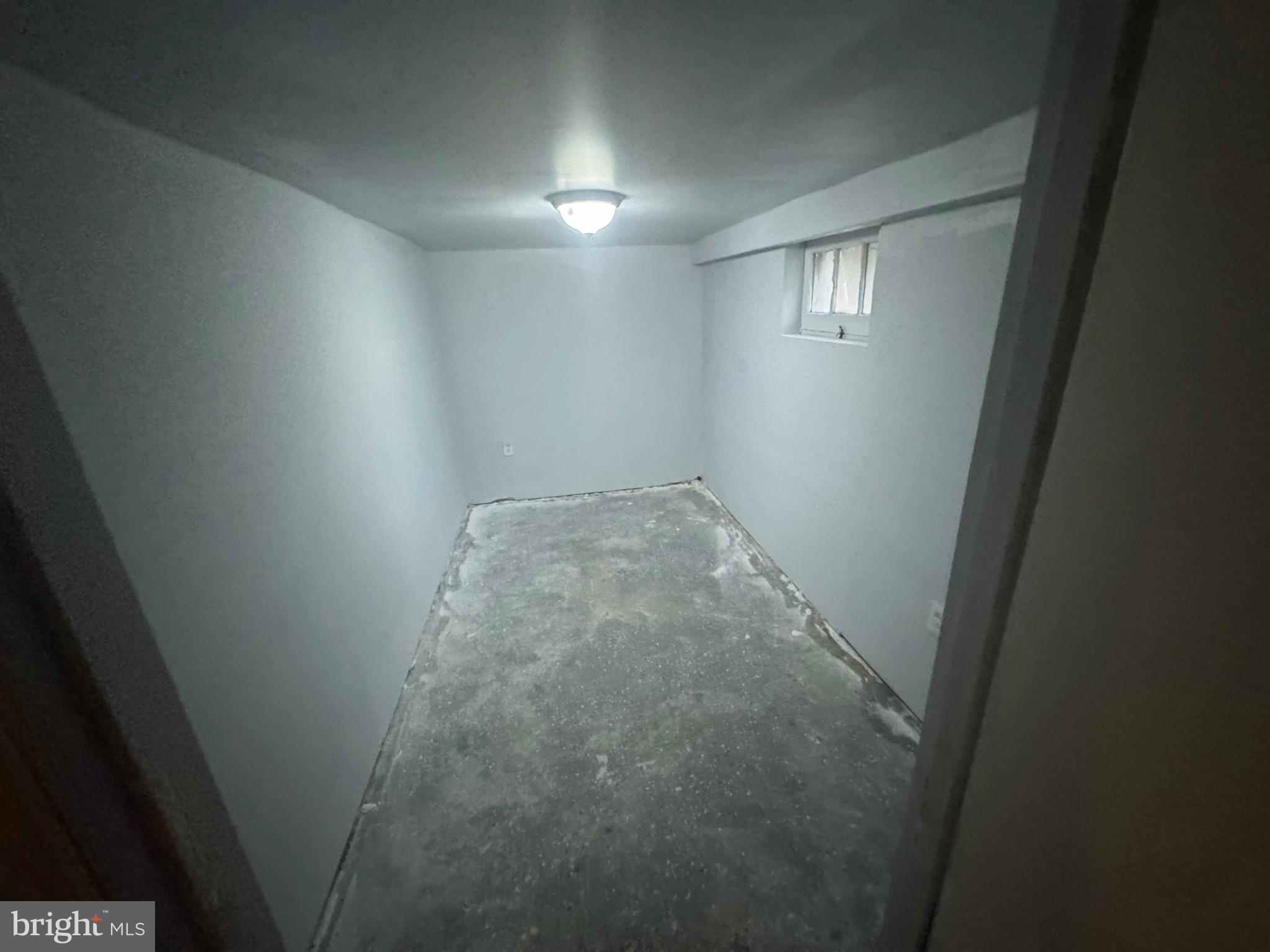 6203 McClean Boulevard Baltimore, MD 21214 - Photo 19 of 26 a view of room