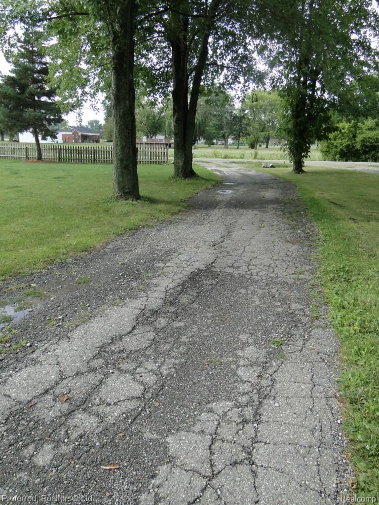 12280 Sweitzer Road Carleton, MI 48117 - Photo 77 of 84 DSC06147.jpg