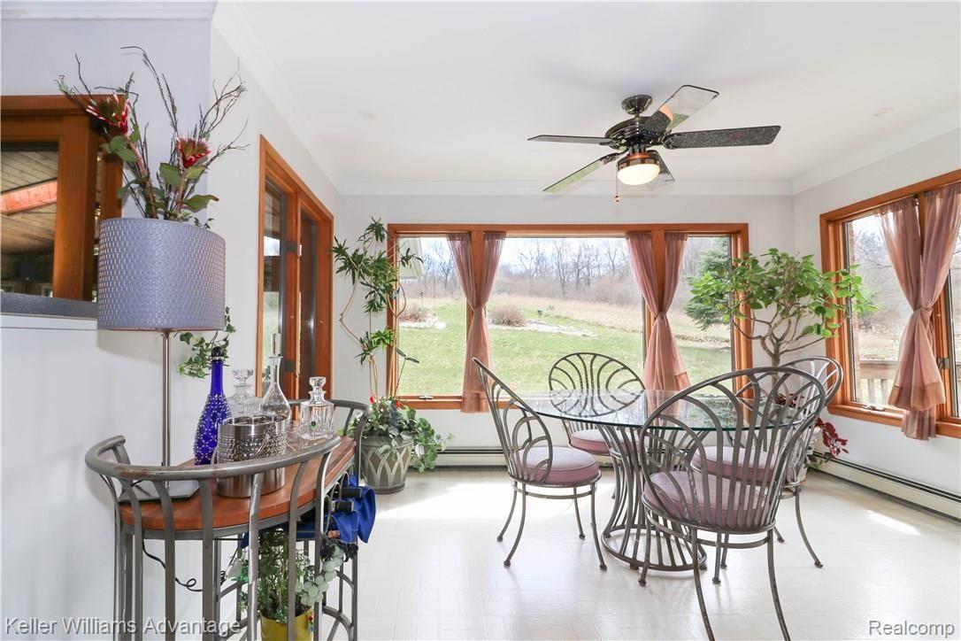 5210 Fenton Road Fenton, MI 48430 - Photo 13 of 67 Spacious Dinette / Breakfast Nook