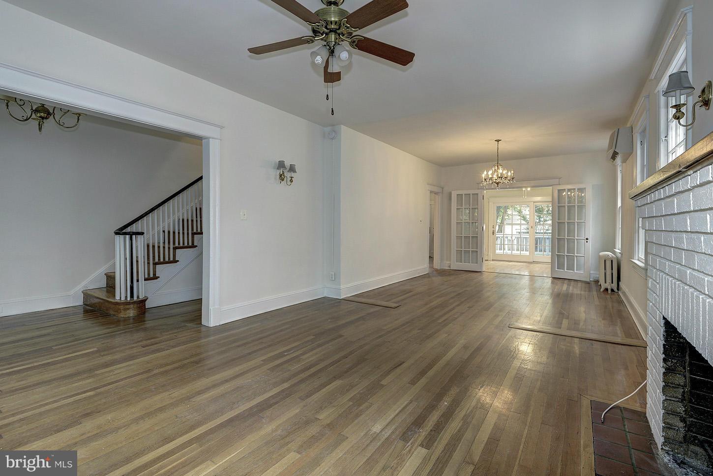 3935 Military Road Northwest Washington, DC 20015 - Photo 7 of 30 Living Room