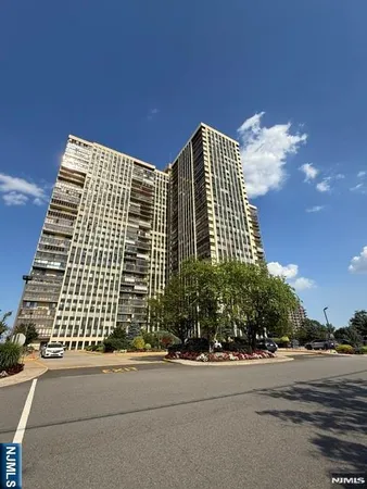 $495,000 | 200 Winston Drive, Unit 2818, Cliffside Park, NJ 07010
