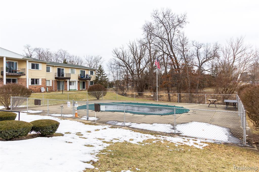 5273 Highland Road Waterford, MI 48327 - Photo 19 of 19 Gallery Image 19