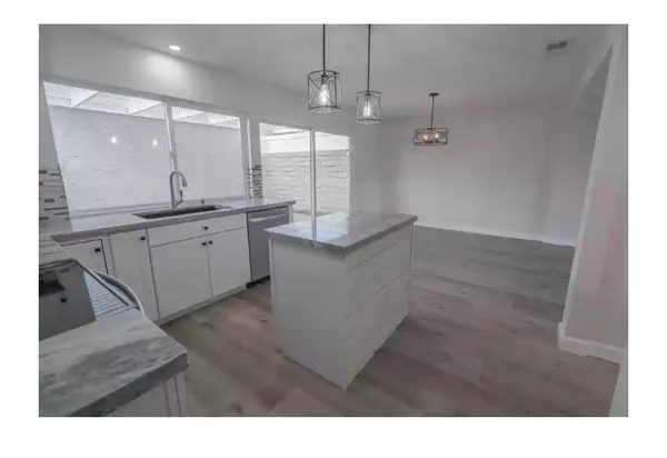 $3,500 | 24219 La Glorita Circle, Newhall, CA 91321