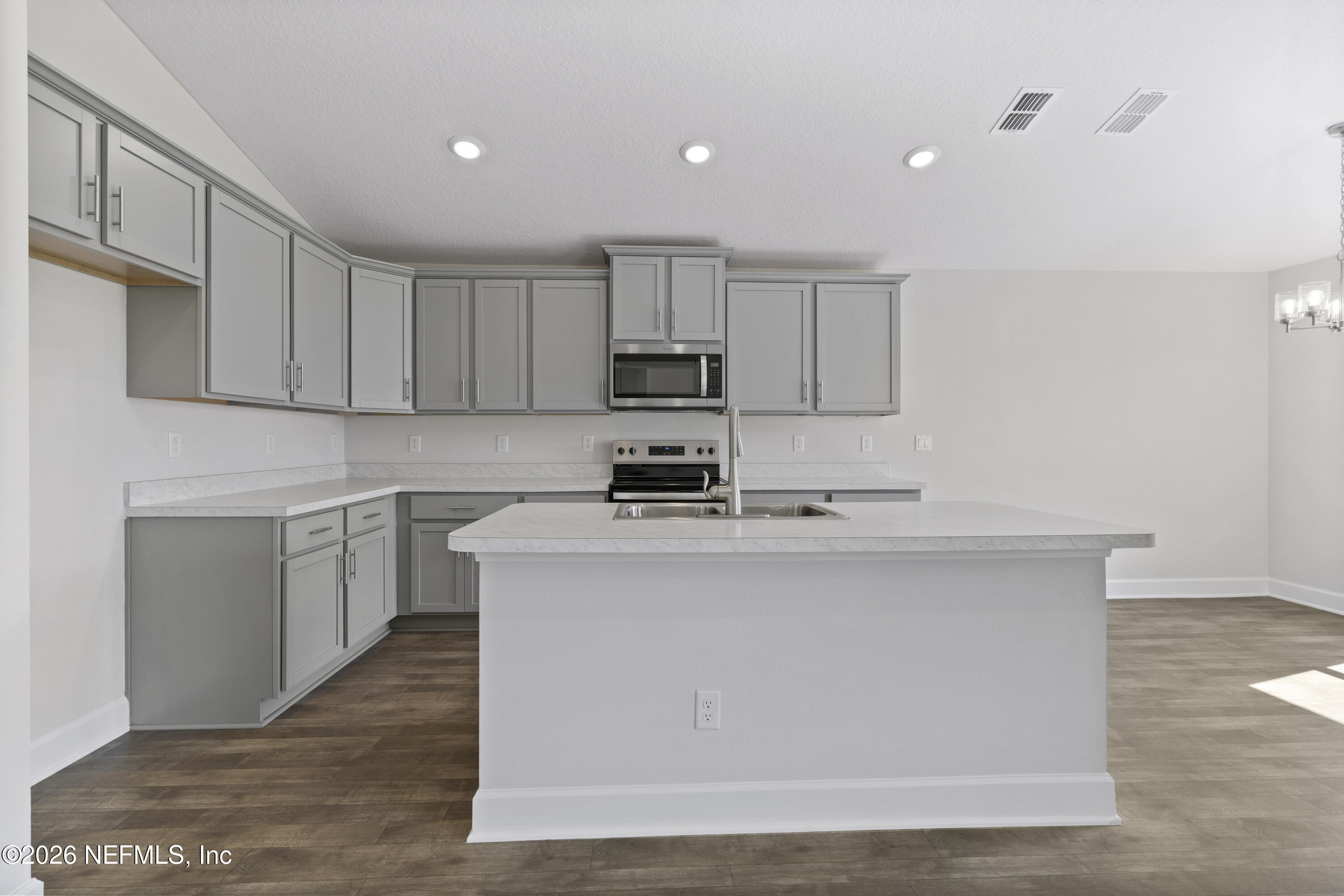 8375 Helmsley Boulevard Jacksonville, FL 32219 - Photo 2 of 16 DSC03530