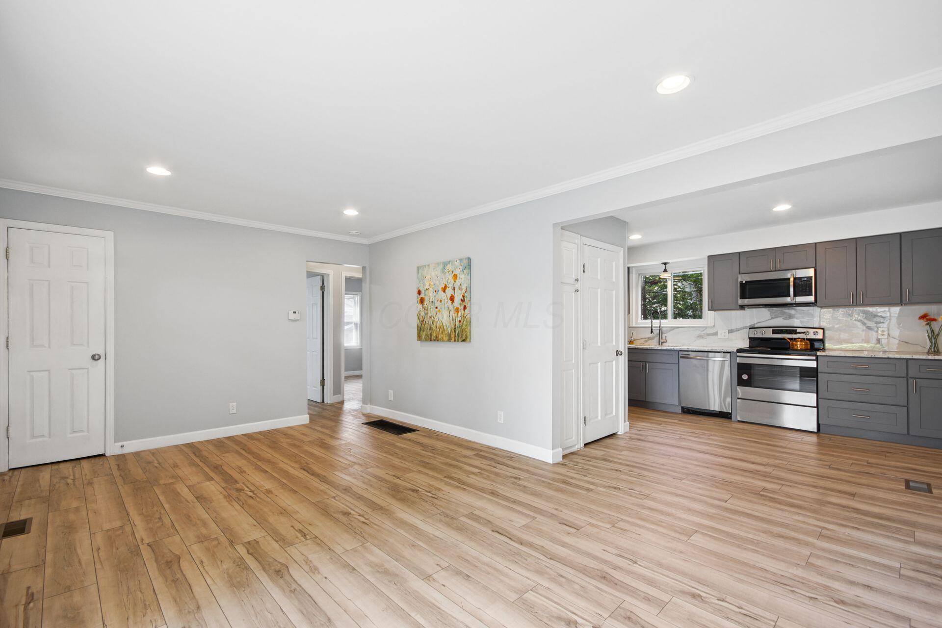 2292 Swansea Road Columbus, OH 43221 - Photo 7 of 29 005_er Arlington OH 43221 USA