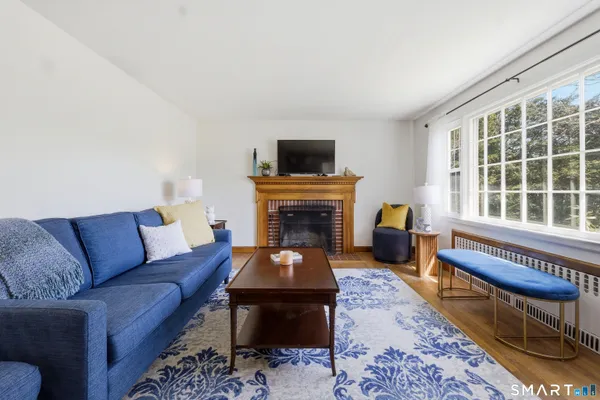 $450,000 | 155 Buttonball Lane, Glastonbury, CT 06033