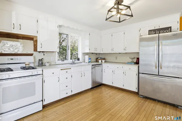 $450,000 | 155 Buttonball Lane, Glastonbury, CT 06033