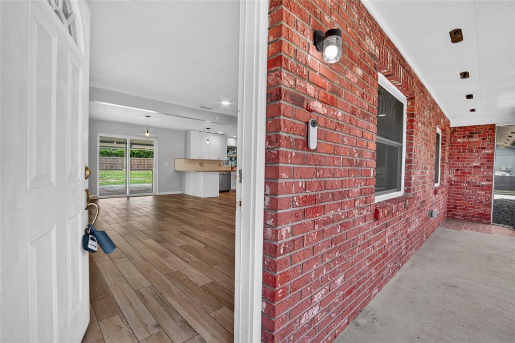 1905 Bryan Road Brandon, FL 33511 - Photo 8 of 51 Gallery Image 8