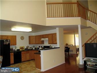 32 Simons Way Huntingdon Valley, PA 19006 - Photo 3 of 12 Gallery Image 3