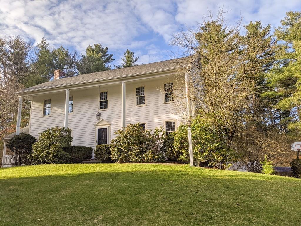 19 Robin Road Norfolk, MA 02056 - Photo 2 of 35 Gallery Image 2
