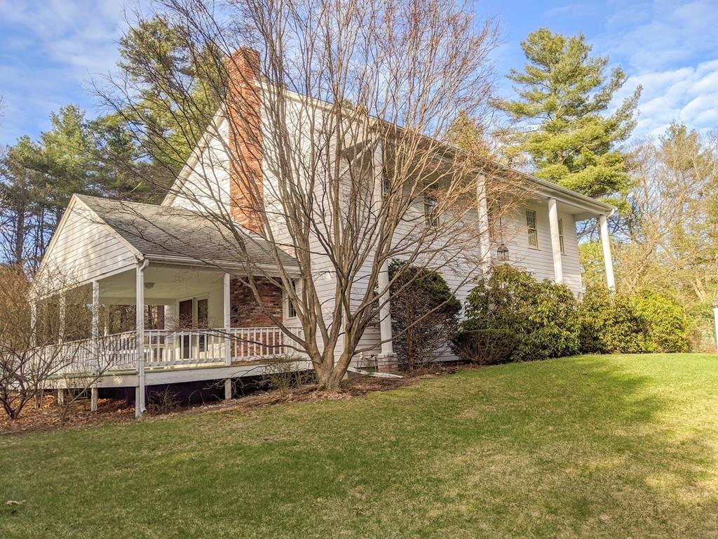 19 Robin Road Norfolk, MA 02056 - Photo 3 of 35 Gallery Image 3
