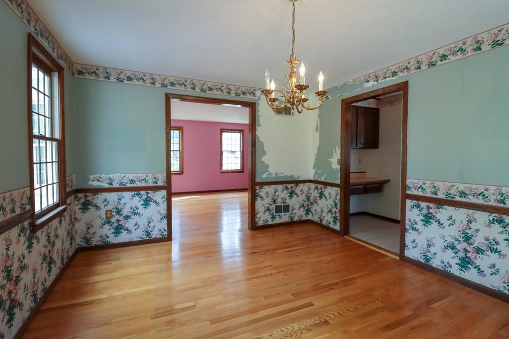 19 Robin Road Norfolk, MA 02056 - Photo 8 of 35 Gallery Image 8